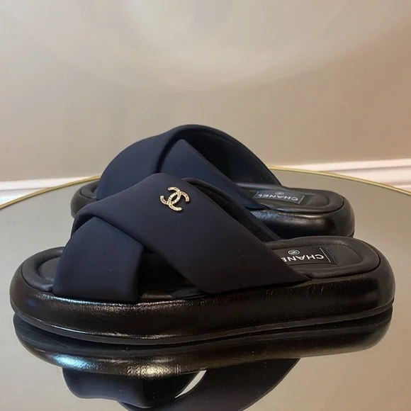 CHANEL CC interlocking Criss Cross Slides Slides size 38 - Picture 10 of 14